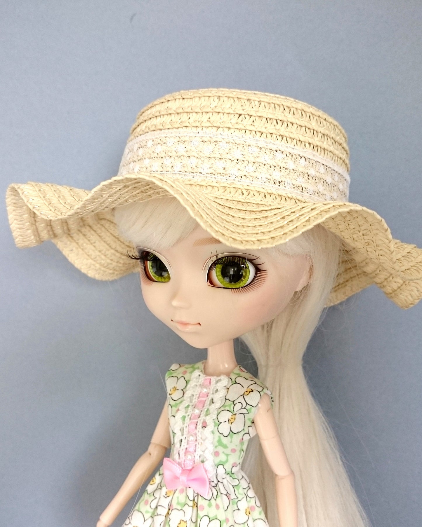 Olkihattu valkoisella pitsinauhalla - Pullip/Blythe